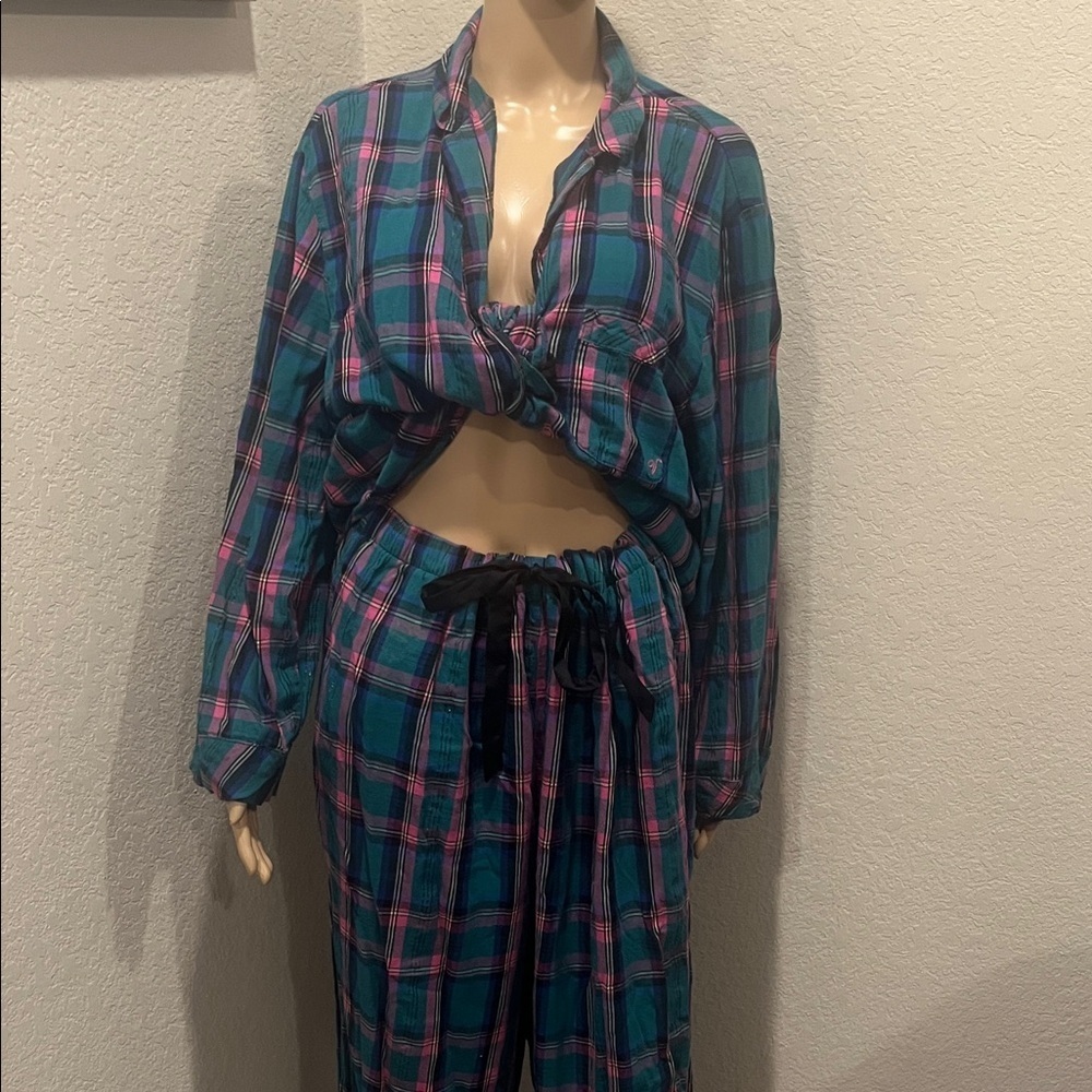 Victoria’s Secret Plaid Pajamas Set - Green and Pink. Like new.